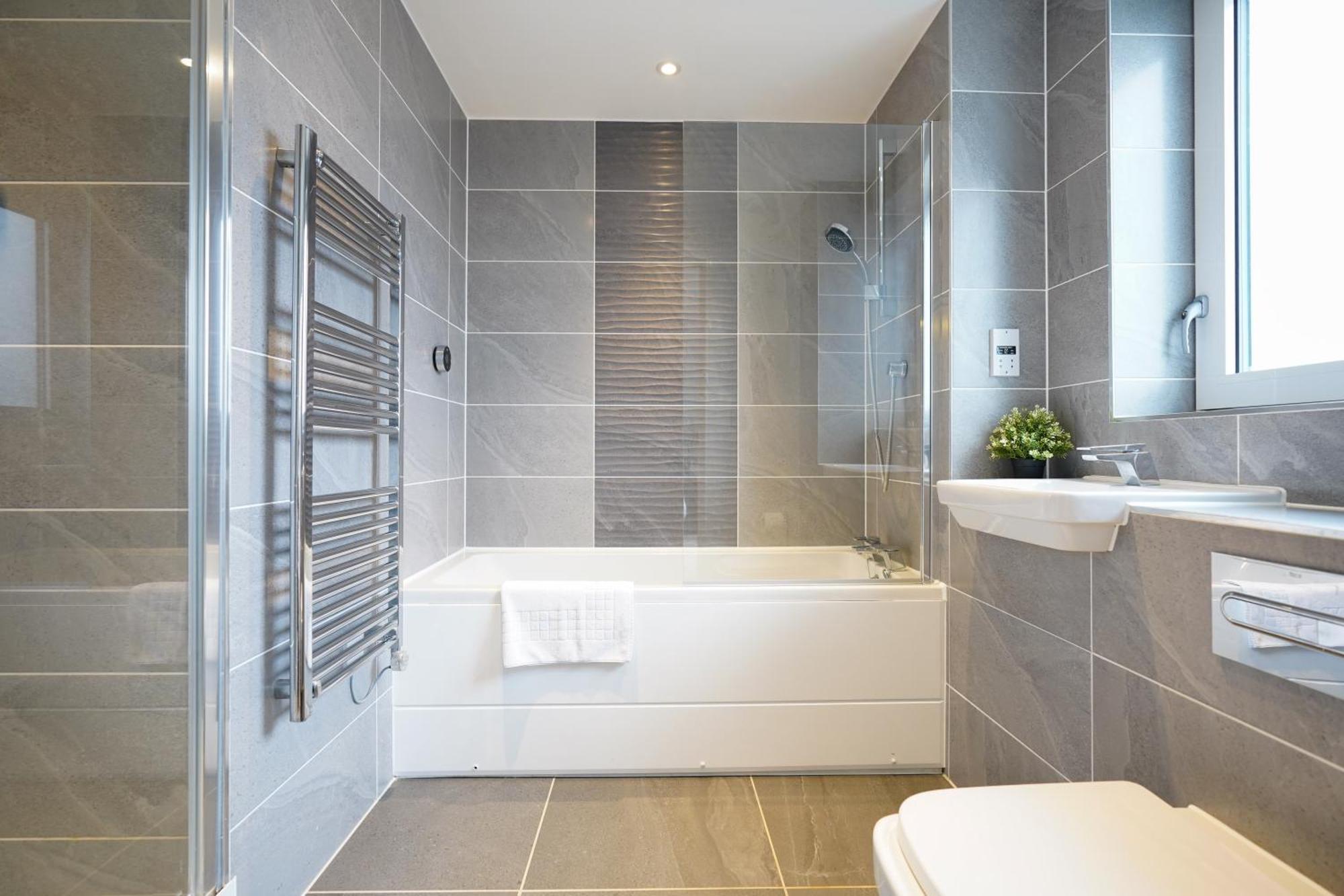 Serenity By The Water: 3 Bed 3 Bath West - Parking Londres